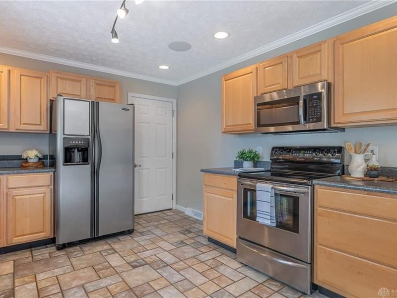 3641 Napanee Drive, Beavercreek, OH 45430 Photo 11