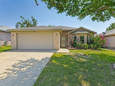 8128 Broken Arrow Road, Fort Worth, TX 76137