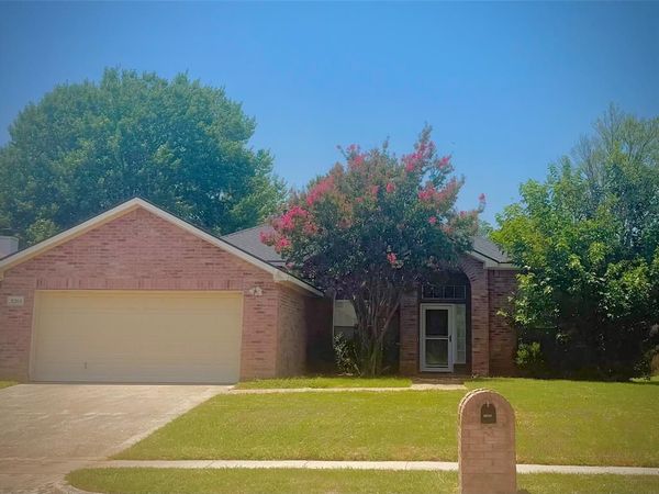 3203 Blue Jay Drive, Corinth, TX 76210