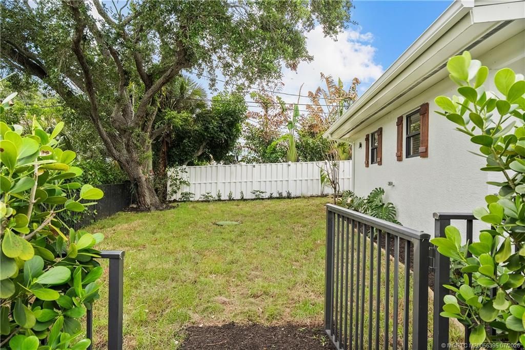 1944 NE Lake Place, Jensen Beach, FL 34957 Photo