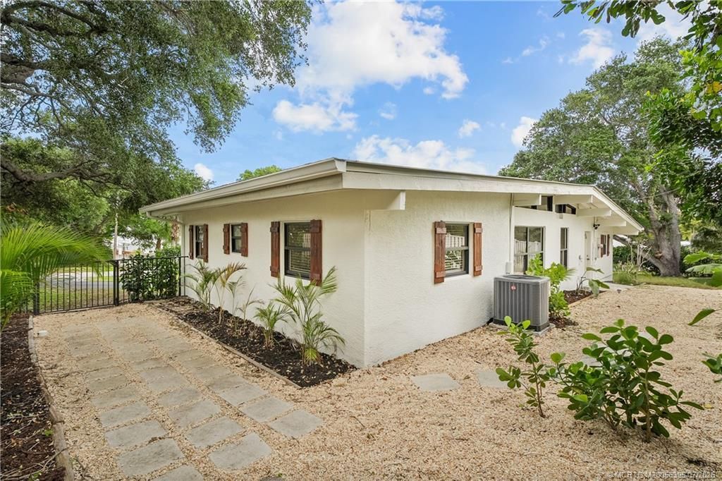 1944 NE Lake Place, Jensen Beach, FL 34957 Photo