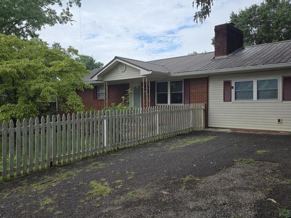 300 Tanasi Drive, Newport, TN 37821