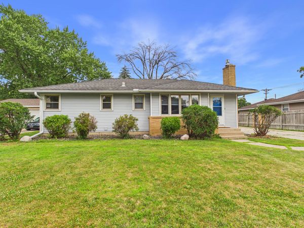 6306 Lee Avenue N, Brooklyn Center, MN 55429