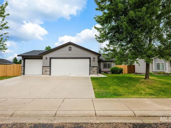 956 S Hebgon Lake Ave, Middleton, ID 83644