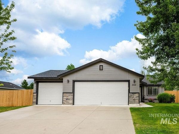 956 S Hebgon Lake Ave, Middleton, ID 83644