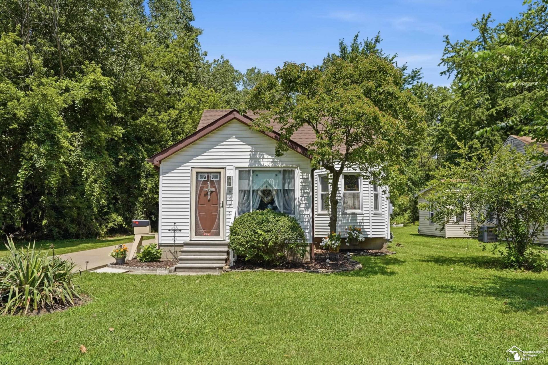 26396 Sibley Road, Romulus, MI 48174 Main Photo