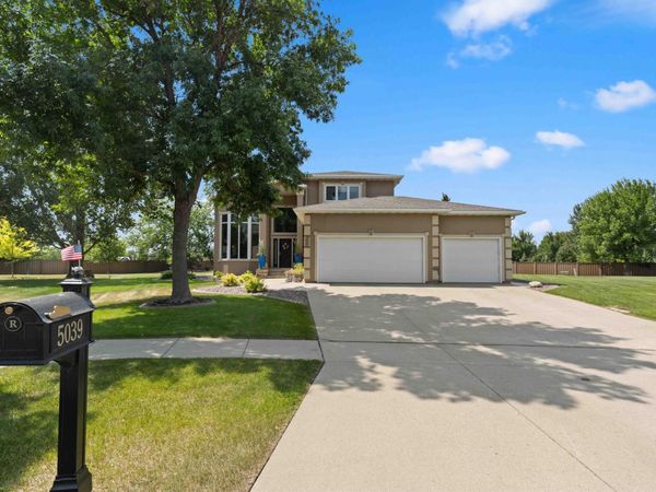5039 Rose Creek Parkway S, Fargo, ND 58104