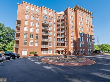 4480 MARKET COMMONS DRIVE, Unit 416, FAIRFAX, VA 22033