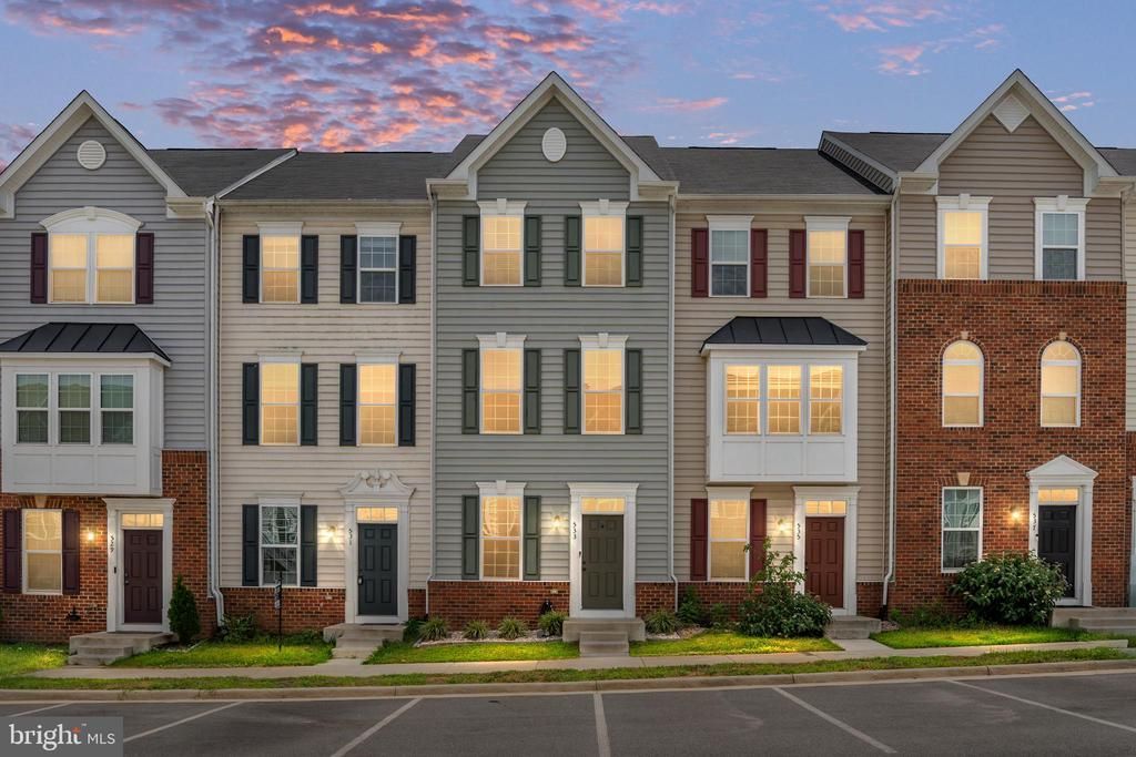 533 View Point Way , Fredericksburg, VA 22405 Main Photo