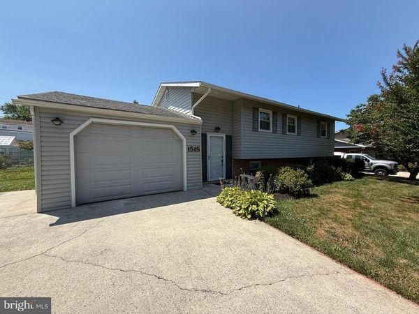 1515 SPRING GARDEN DRIVE, MIDDLETOWN, PA 17057