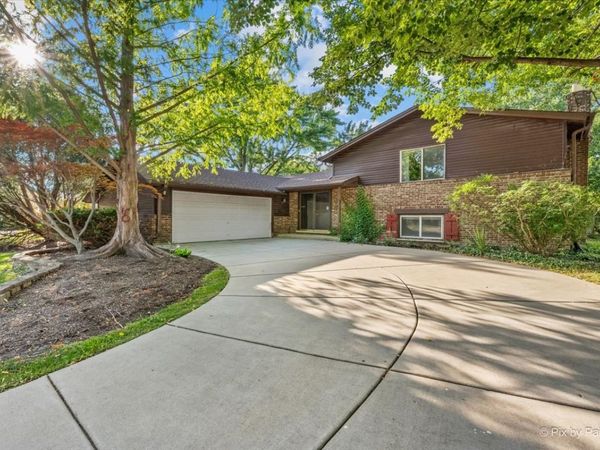 602 E Hackberry Drive, Arlington Heights, IL 60004