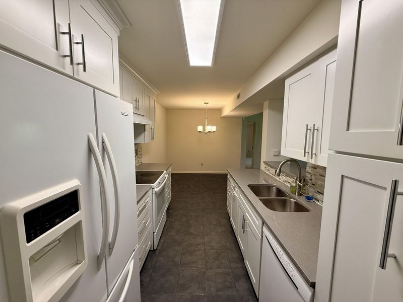 568 Cloverfield Lane, Unit 203, Covington, KY 41011 Photo 18