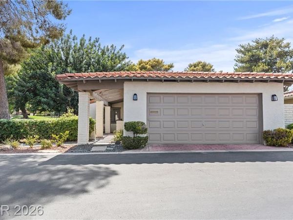 2120 Plaza Del Cerro , Las Vegas, NV 89102