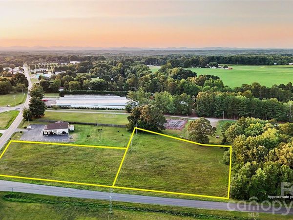 000 Old Mountain Road , Statesville, NC 28625