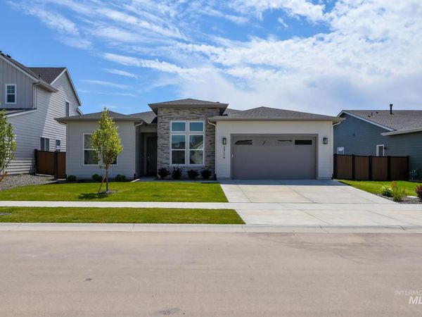 2640 N Silverbell Way, Eagle, ID 83616