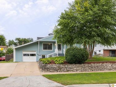 7709 S 42 Street, Bellevue, NE 68147