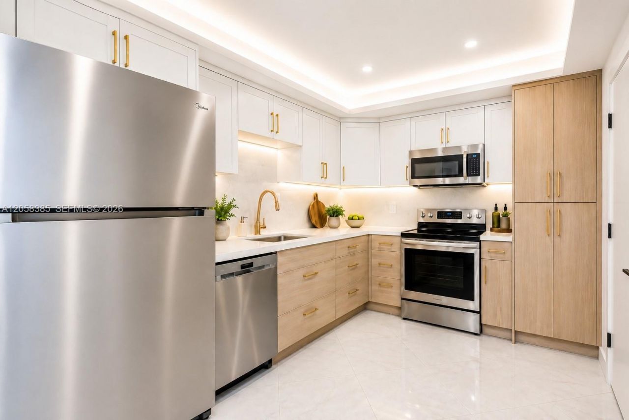 300 Bayview Dr , Unit 202, Sunny Isles Beach, FL 33160 Photo