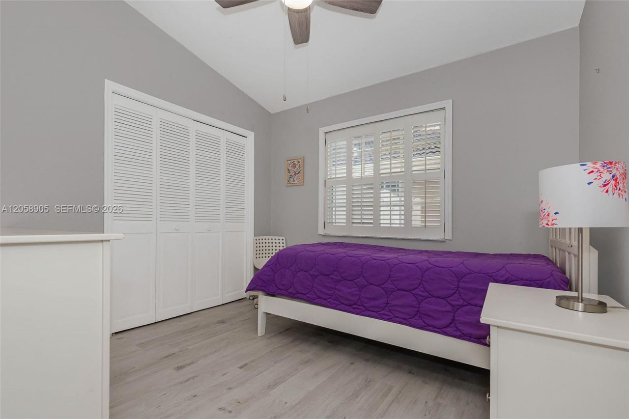 945 NW 202nd Ave, Pembroke Pines, FL 33029 Photo