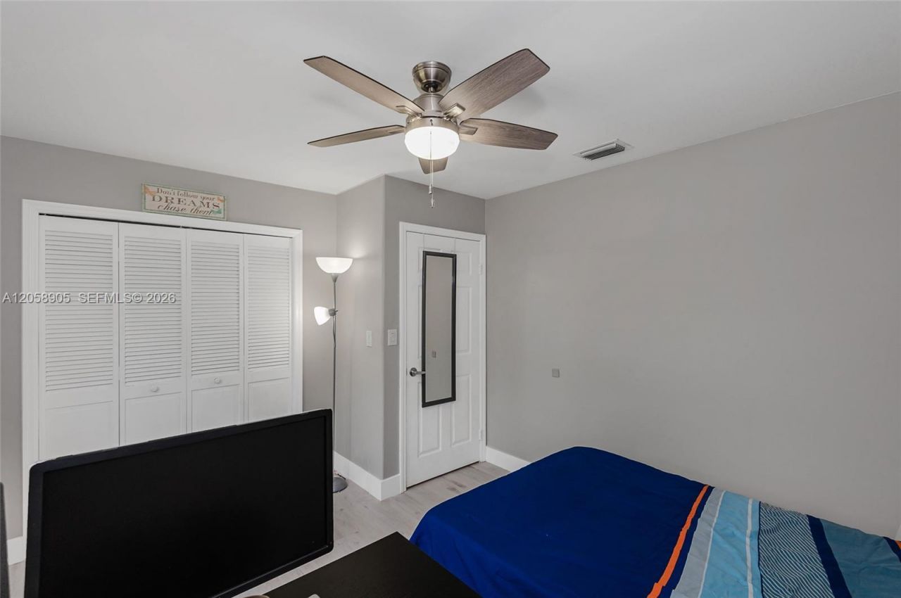 945 NW 202nd Ave, Pembroke Pines, FL 33029 Photo