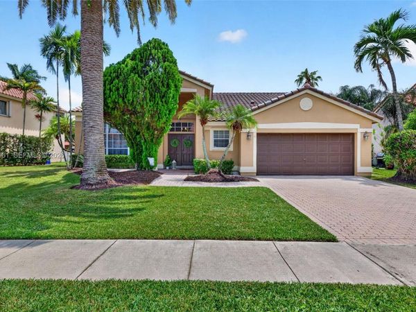 19352 NW 11th St, Pembroke Pines, FL 33029