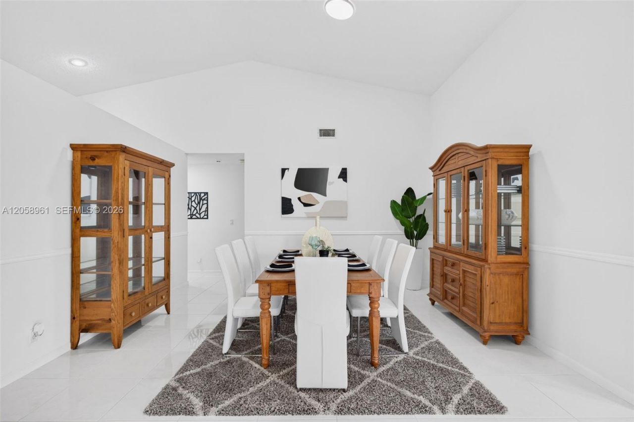19352 NW 11th St, Pembroke Pines, FL 33029 Photo