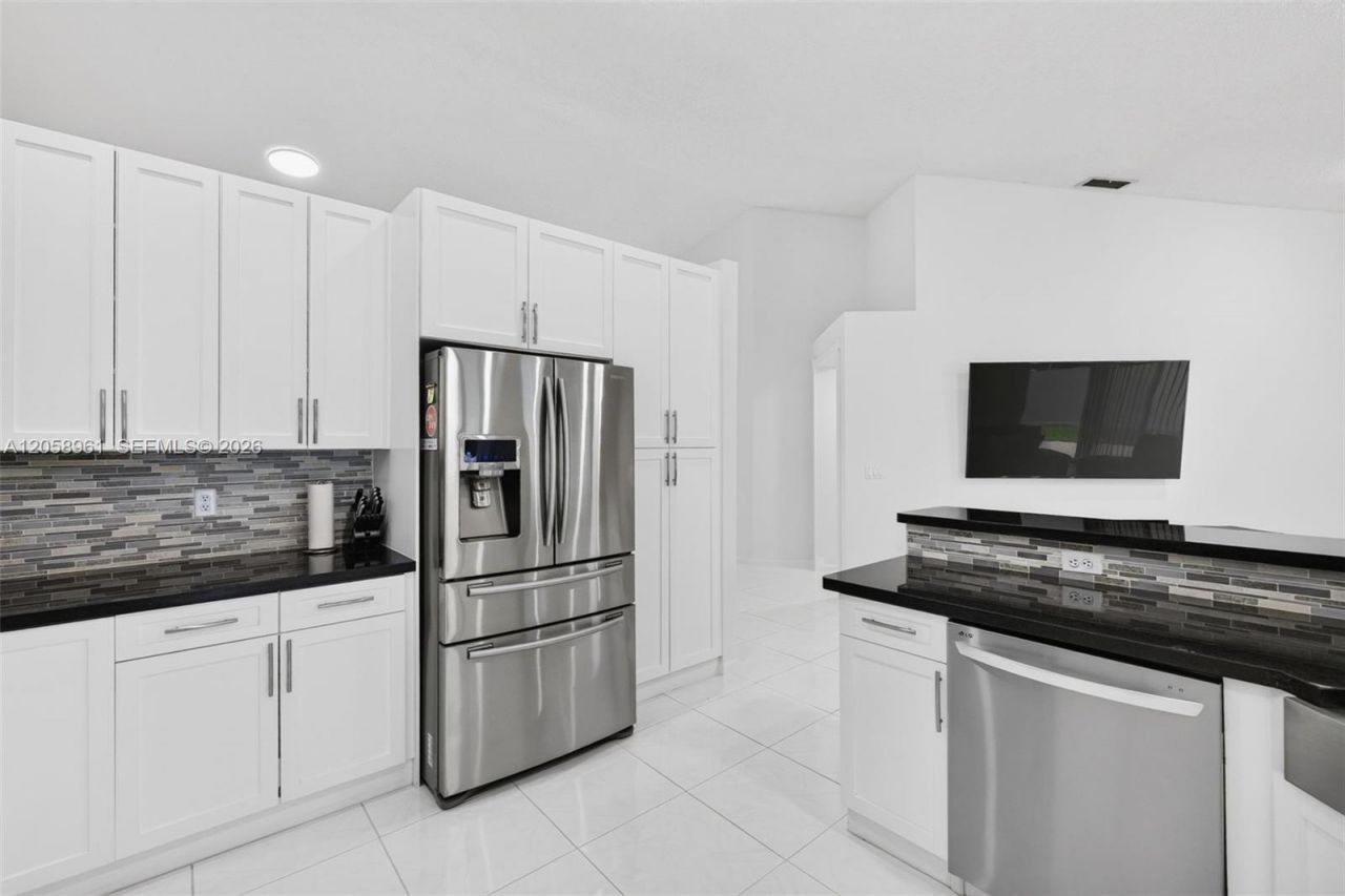 19352 NW 11th St, Pembroke Pines, FL 33029 Photo