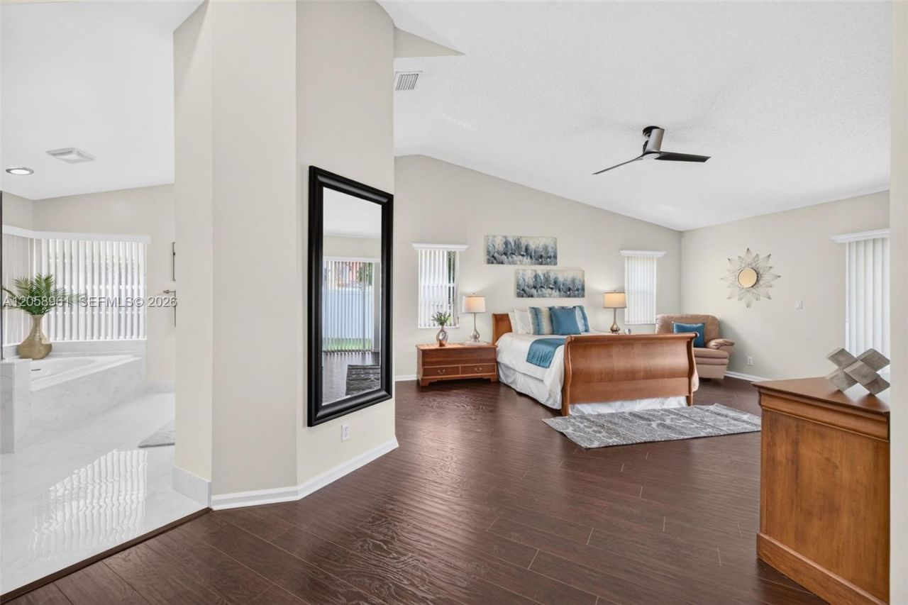 19352 NW 11th St, Pembroke Pines, FL 33029 Photo