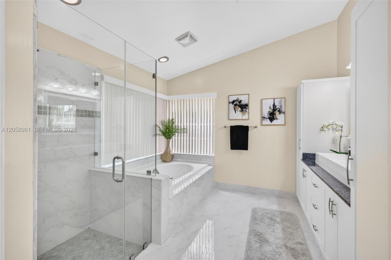 19352 NW 11th St, Pembroke Pines, FL 33029 Photo