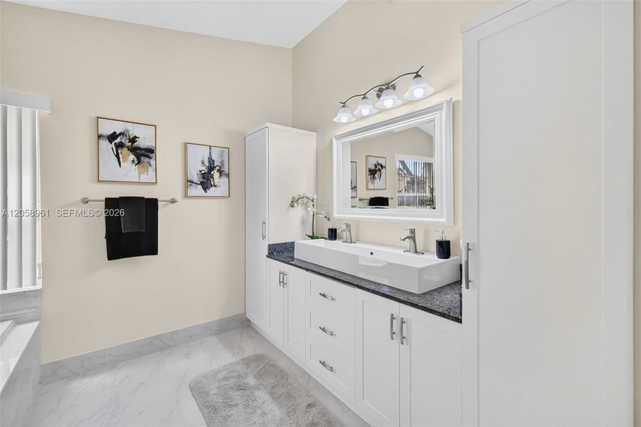 19352 NW 11th St, Pembroke Pines, FL 33029 Photo