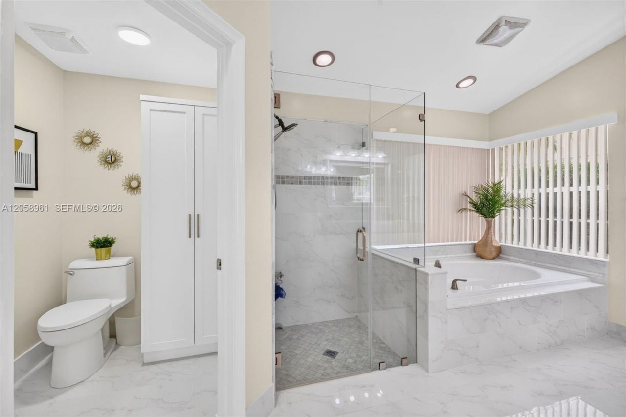 19352 NW 11th St, Pembroke Pines, FL 33029 Photo