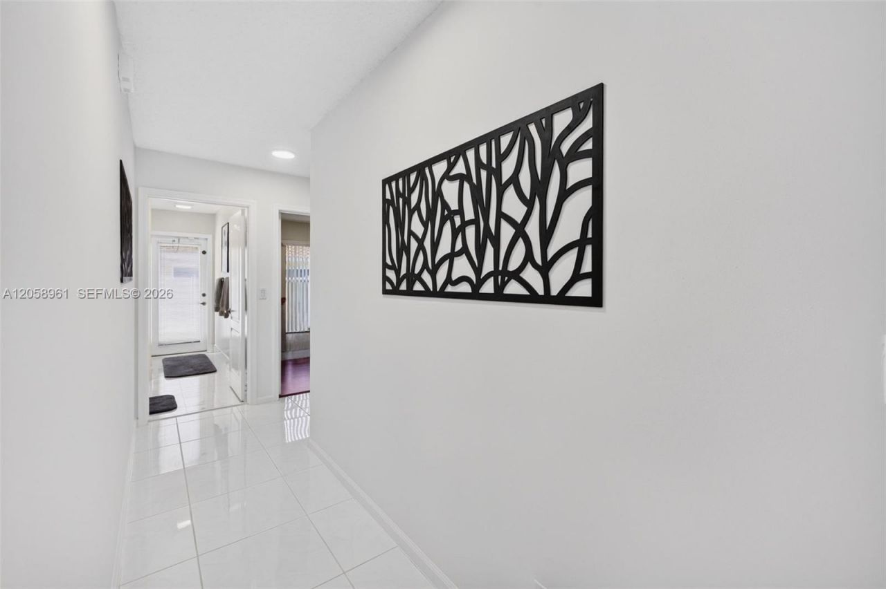 19352 NW 11th St, Pembroke Pines, FL 33029 Photo
