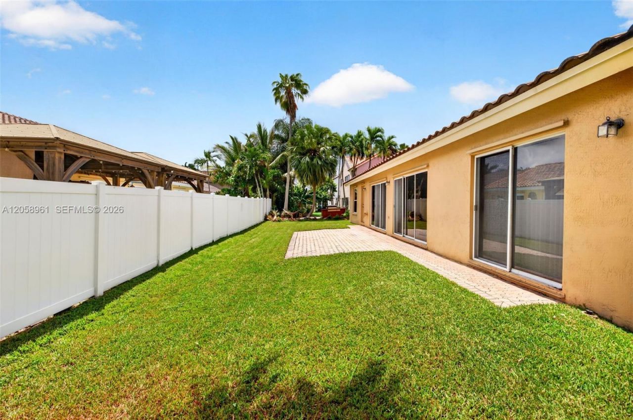 19352 NW 11th St, Pembroke Pines, FL 33029 Photo