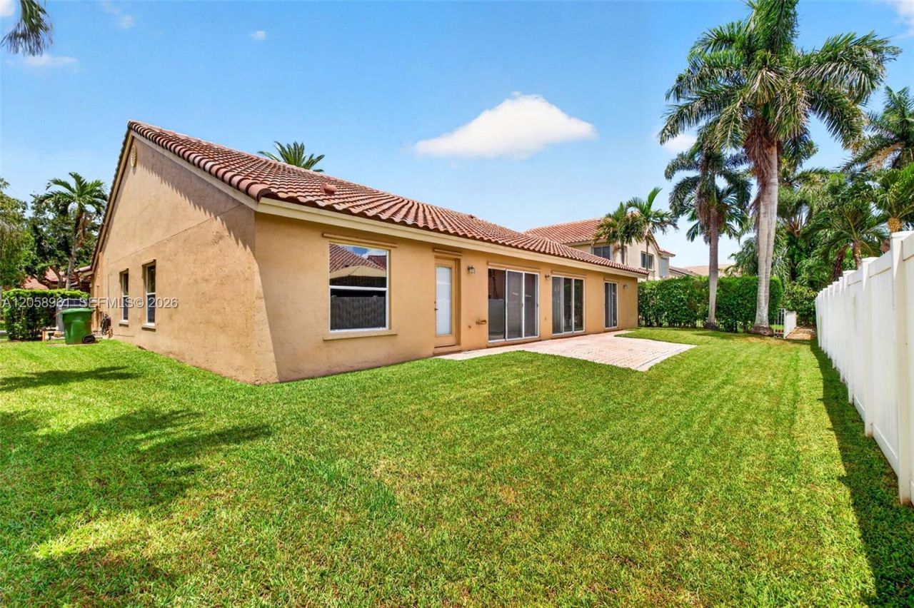 19352 NW 11th St, Pembroke Pines, FL 33029 Photo
