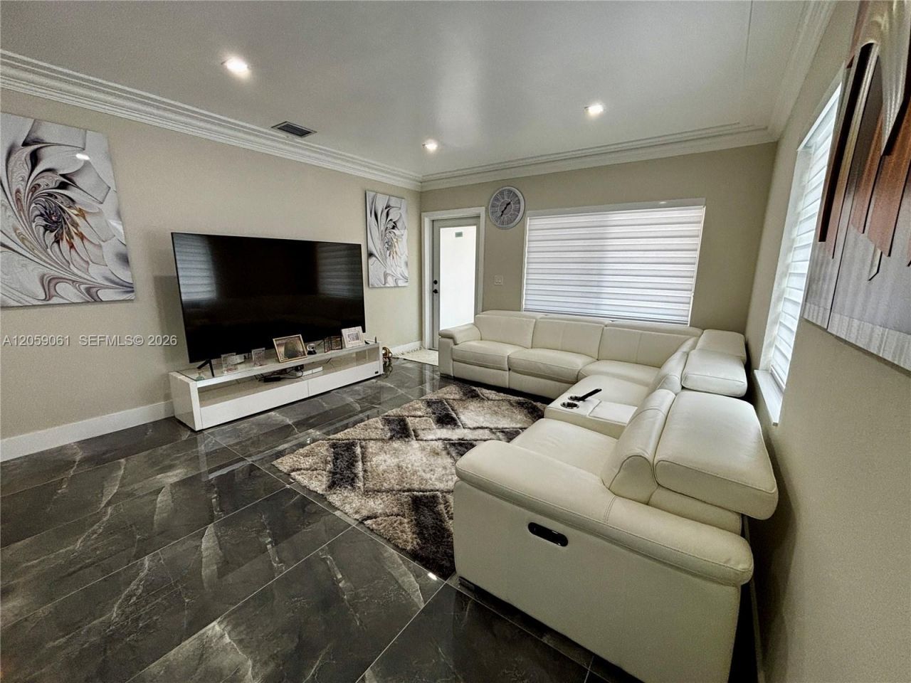 1043 NW 33rd St, Unit Front, Miami, FL 33127 Photo