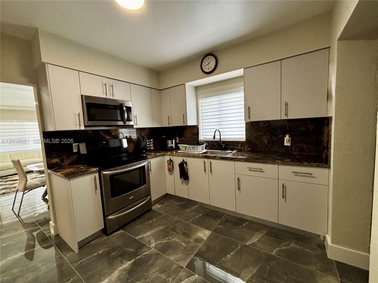 1043 NW 33rd St, Unit Front, Miami, FL 33127 Photo