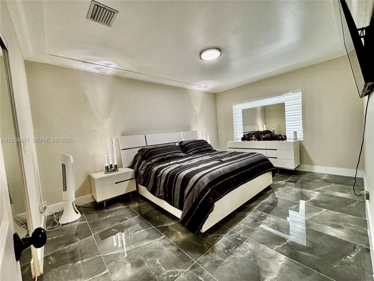 1043 NW 33rd St, Unit Front, Miami, FL 33127 Photo