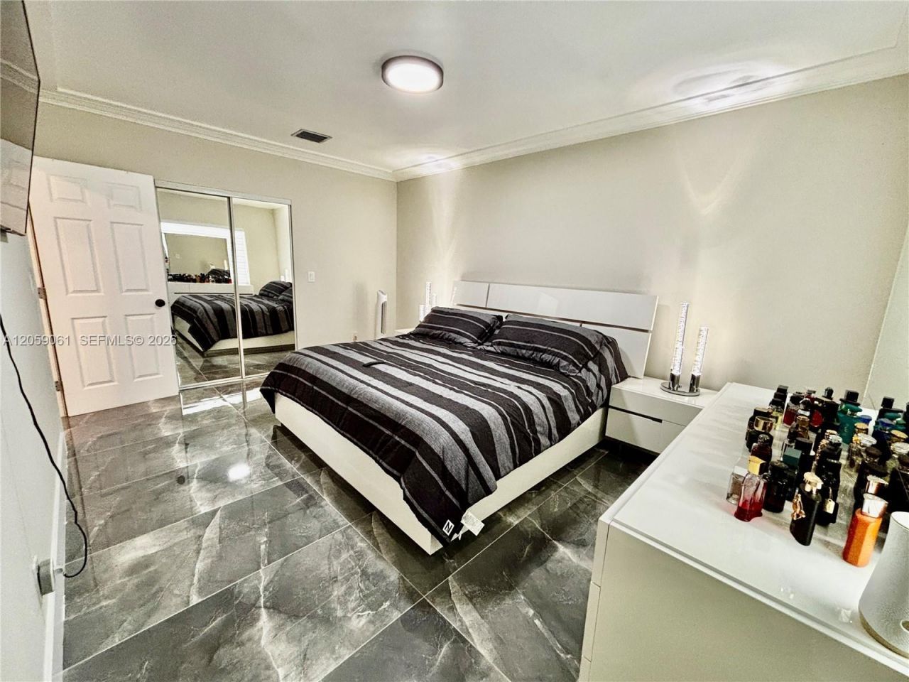 1043 NW 33rd St, Unit Front, Miami, FL 33127 Photo
