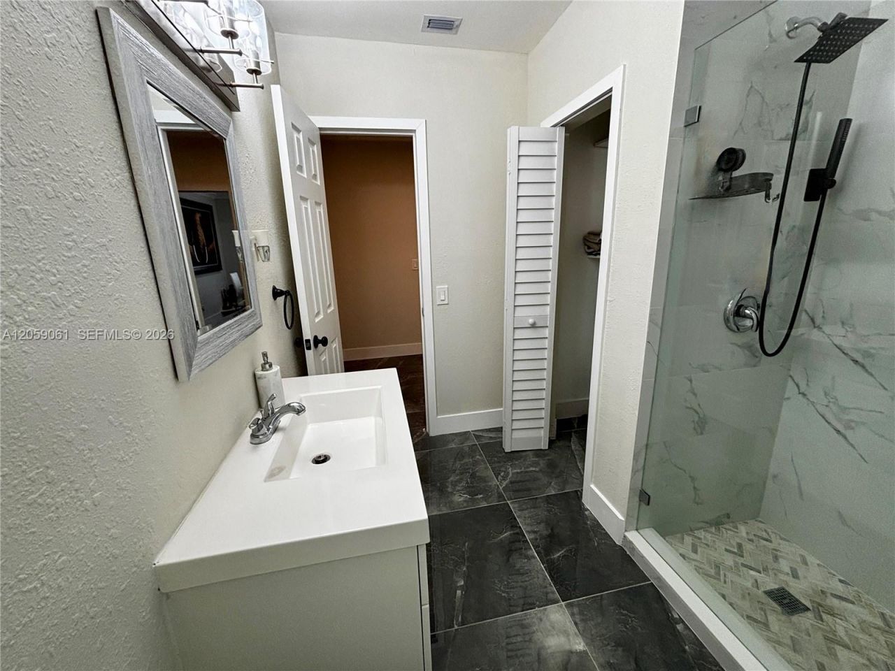 1043 NW 33rd St, Unit Front, Miami, FL 33127 Photo