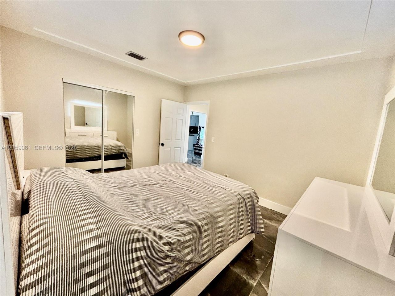 1043 NW 33rd St, Unit Front, Miami, FL 33127 Photo