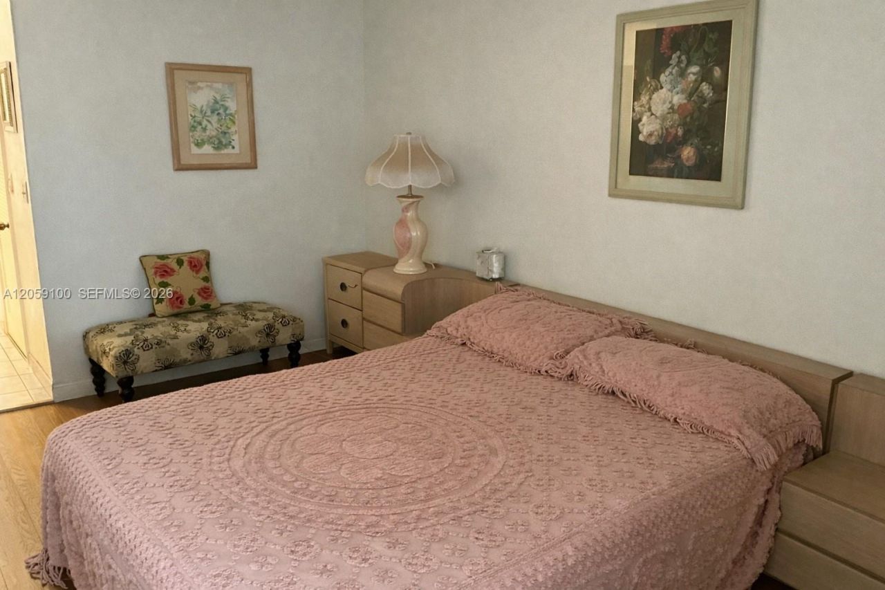 20851 San Simeon Way, Unit 202, Miami, FL 33179 Photo