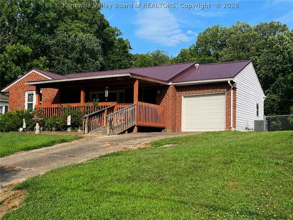 390 Ann Street, Mason, WV 25260