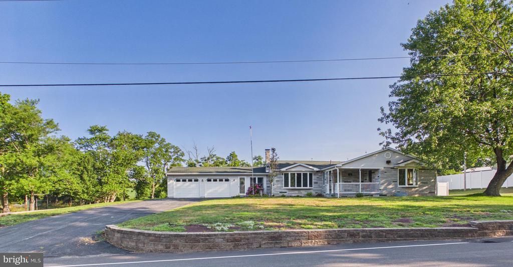 8664 JONESTOWN ROAD , GRANTVILLE, PA 17028