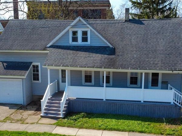 3 Oakwood Avenue , Lancaster, NY 14086