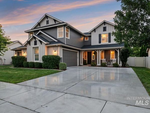 1474 W Bear Track Dr, Meridian, ID 83642