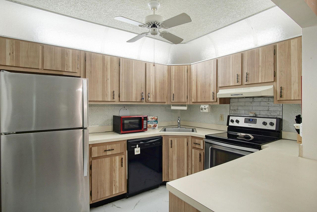 5930 Whispering Pine Way, Unit C-2, Greenacres, FL 33463 Photo
