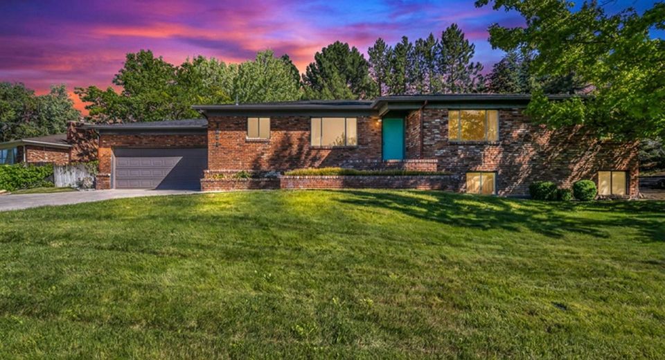 3490 W Plumb Lane, Reno, NV 89509 Photo