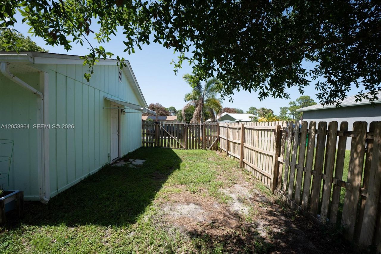 618 SW Ray Ave, Port Saint Lucie, FL 34983 Photo