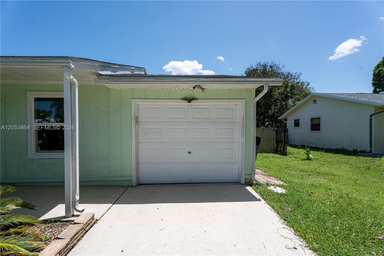 618 SW Ray Ave, Port Saint Lucie, FL 34983 Photo
