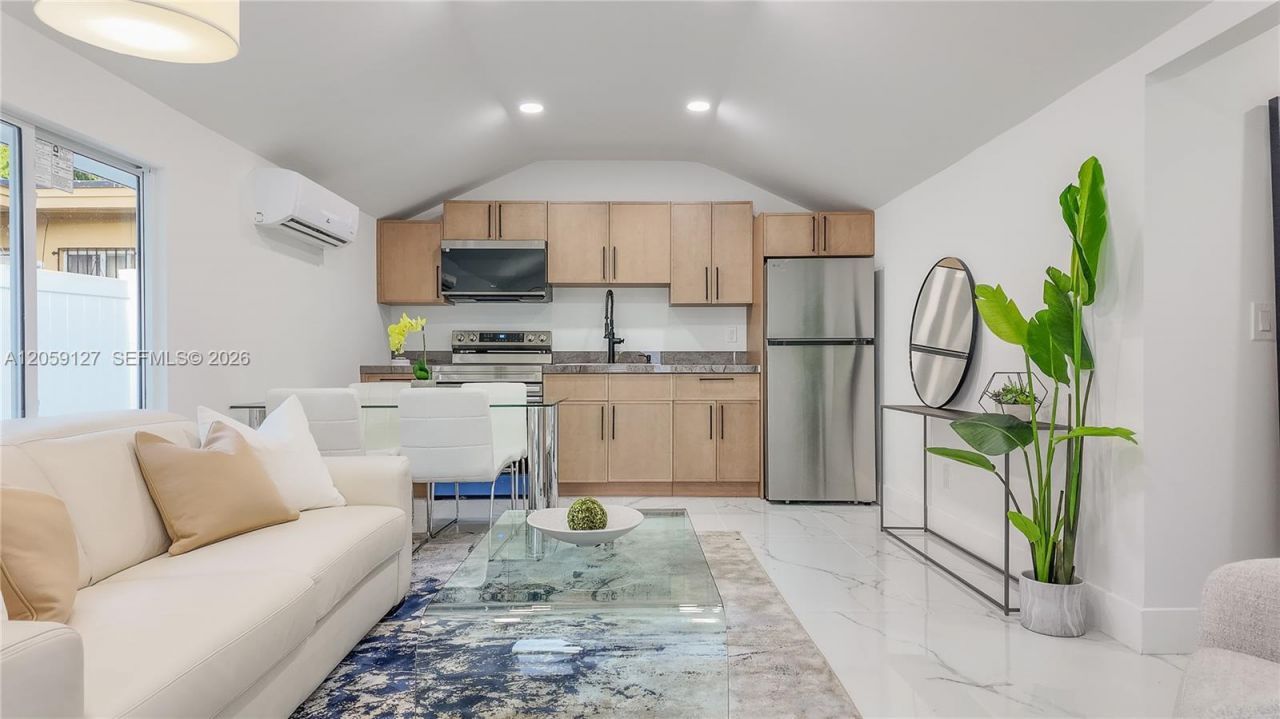 3389 NW 14th Ave , Miami, FL 33142 Photo