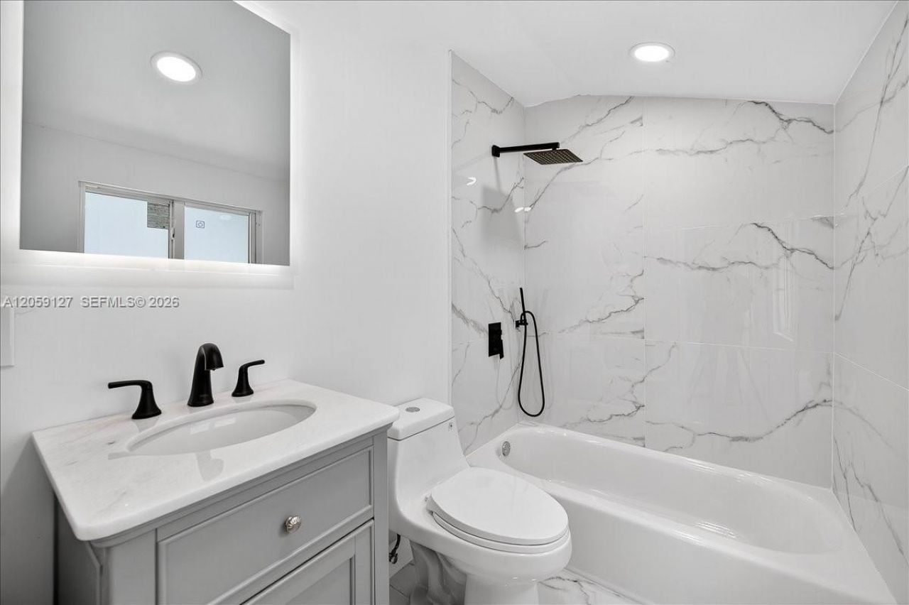 3389 NW 14th Ave , Miami, FL 33142 Photo